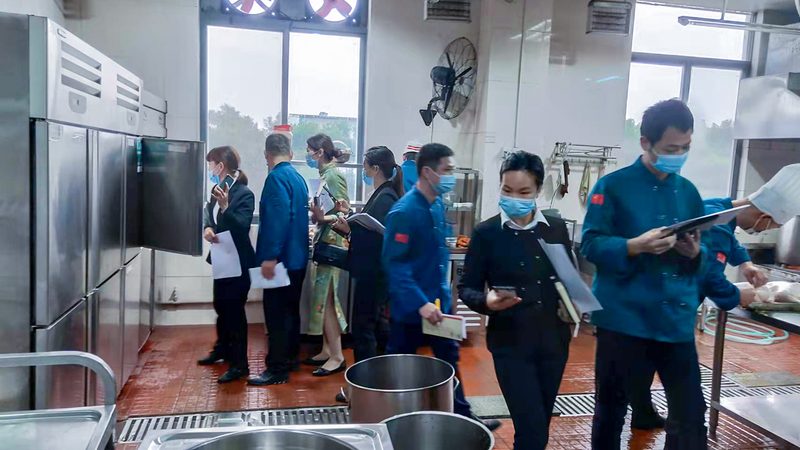 新手做食品批发加盟注意事项：揭秘行业潜规则与合规要点